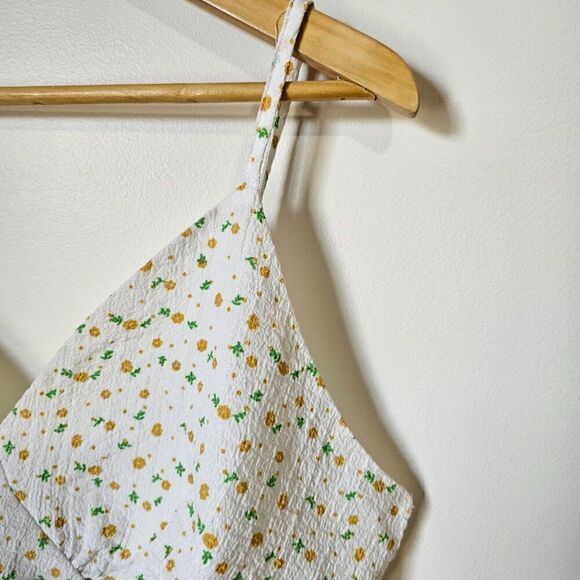 EUC LIKE NEW SHEIN DITSY FLORAL CROPPED BRALETTE TANK TOP SIZE LARGE - Picture 2 of 10